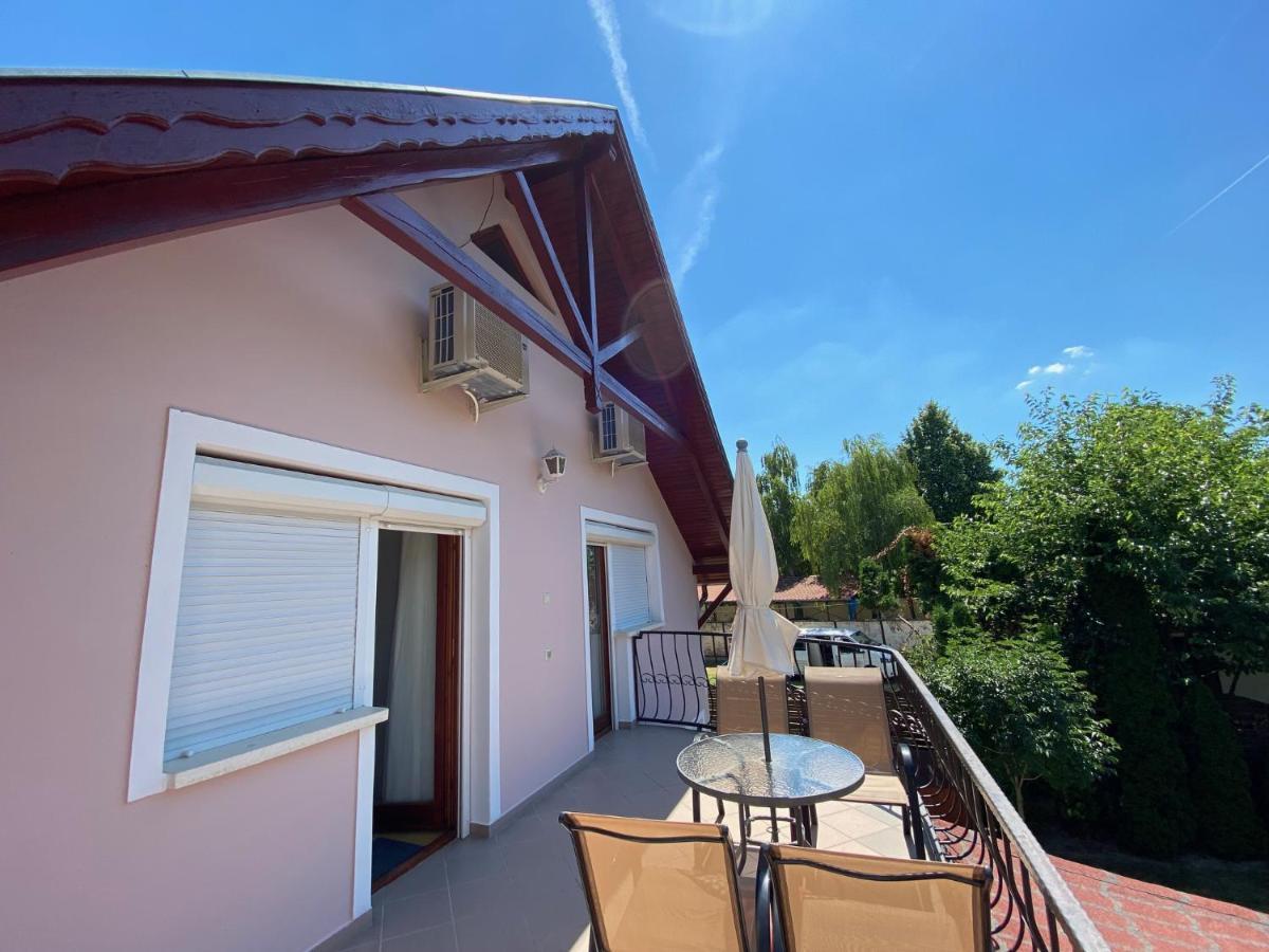 Do-Ti Apartmanhaz Balatonlelle Buitenkant foto