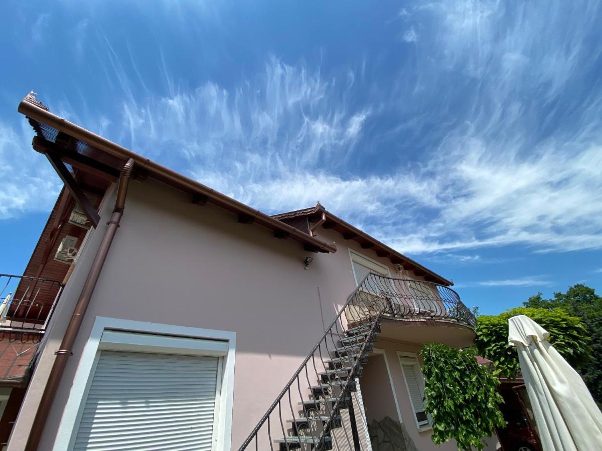 Do-Ti Apartmanhaz Balatonlelle Buitenkant foto