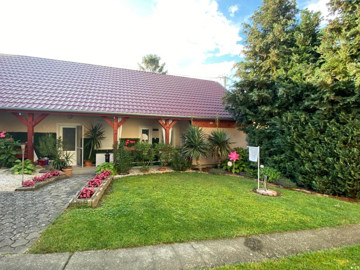 Do-Ti Apartmanhaz Balatonlelle Buitenkant foto
