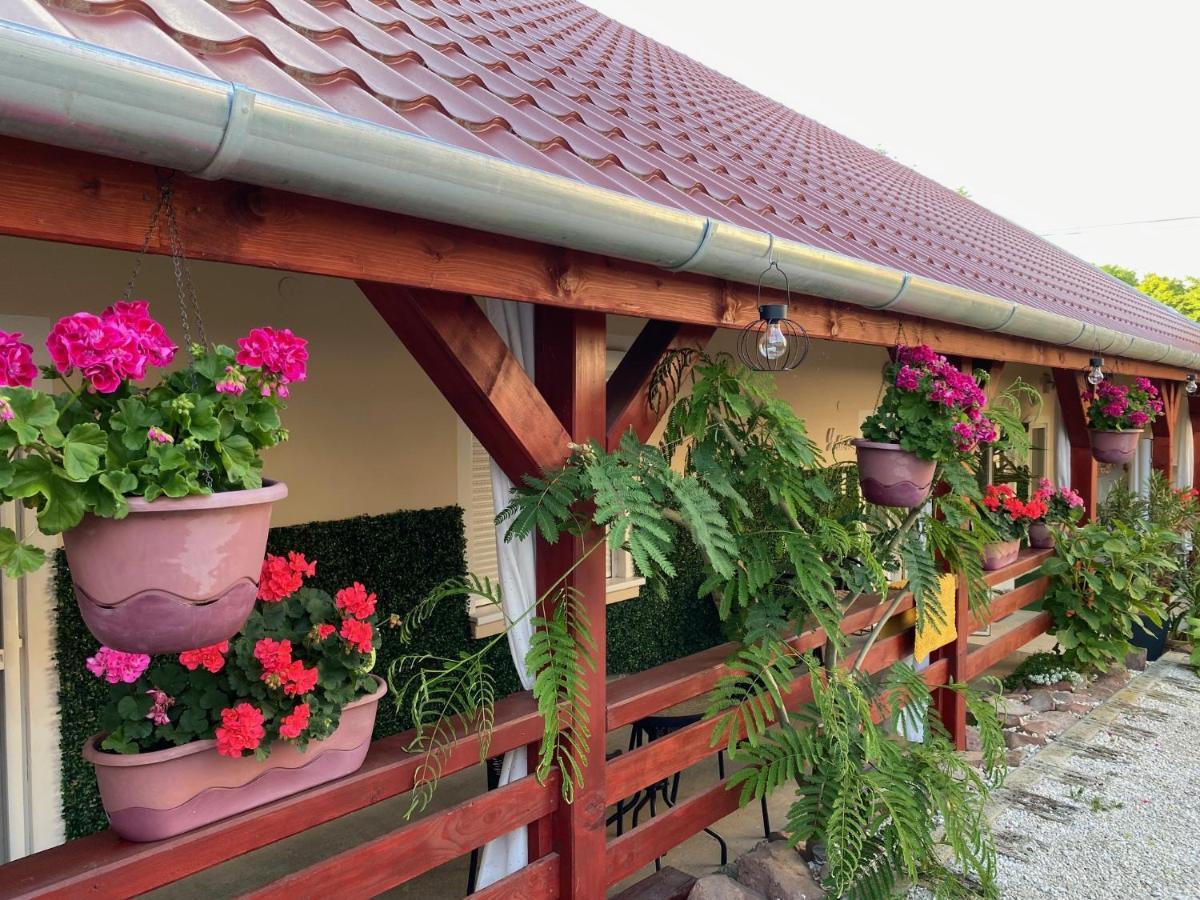 Do-Ti Apartmanhaz Balatonlelle Buitenkant foto