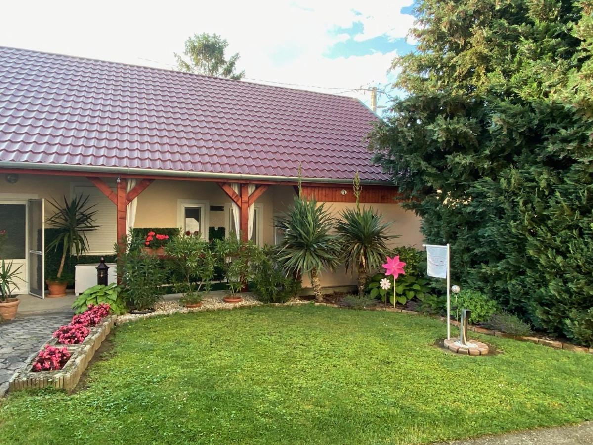 Do-Ti Apartmanhaz Balatonlelle Buitenkant foto