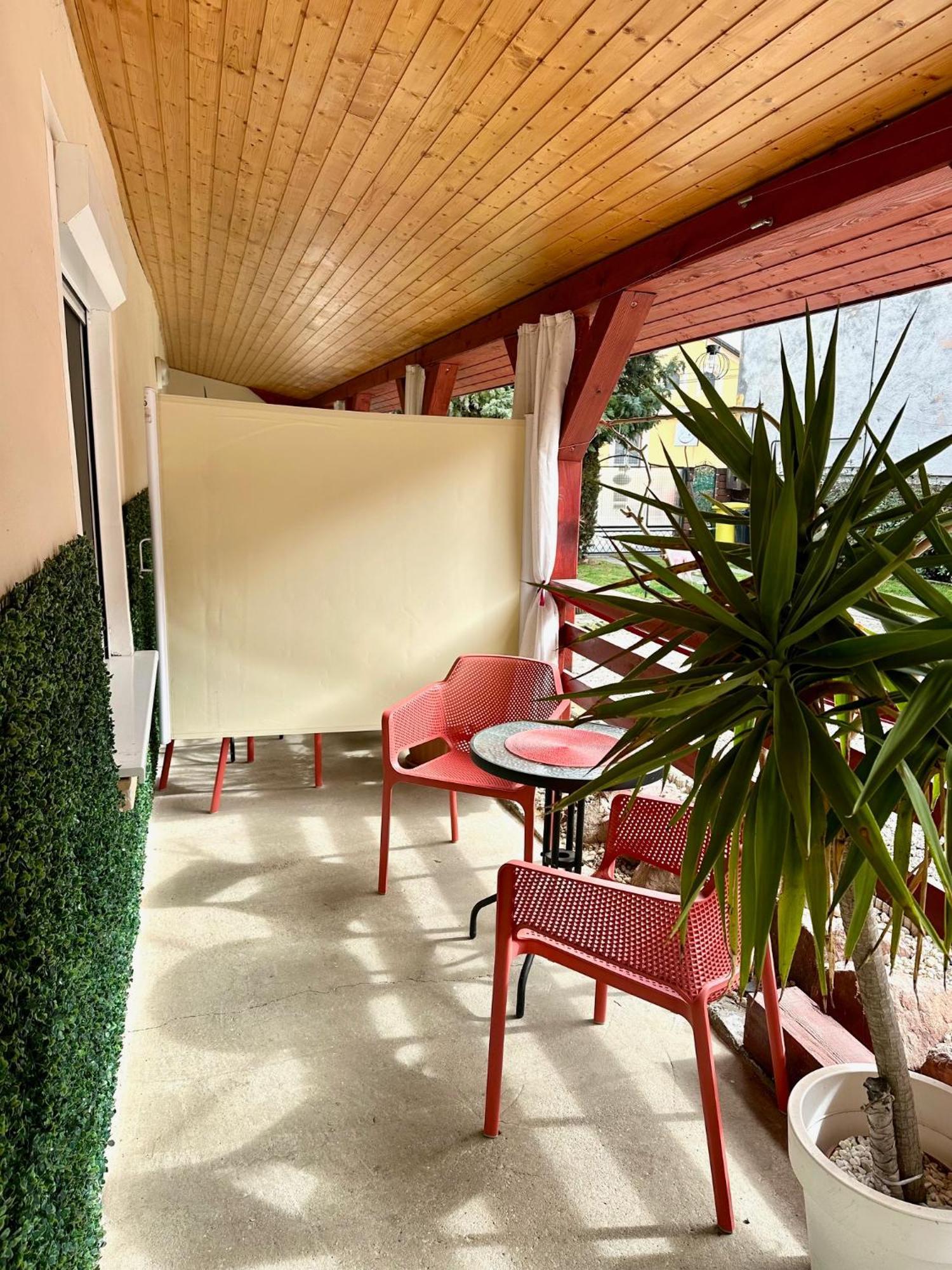 Do-Ti Apartmanhaz Balatonlelle Buitenkant foto
